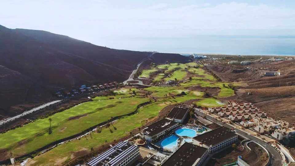 Aerial view of the course and hotel facilities